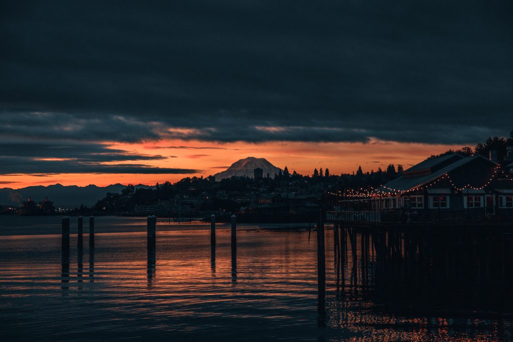Les Davis Pier Photography PNW Photographer Seattle Tacoma Washington Sunrise Mount Rainier City Urban